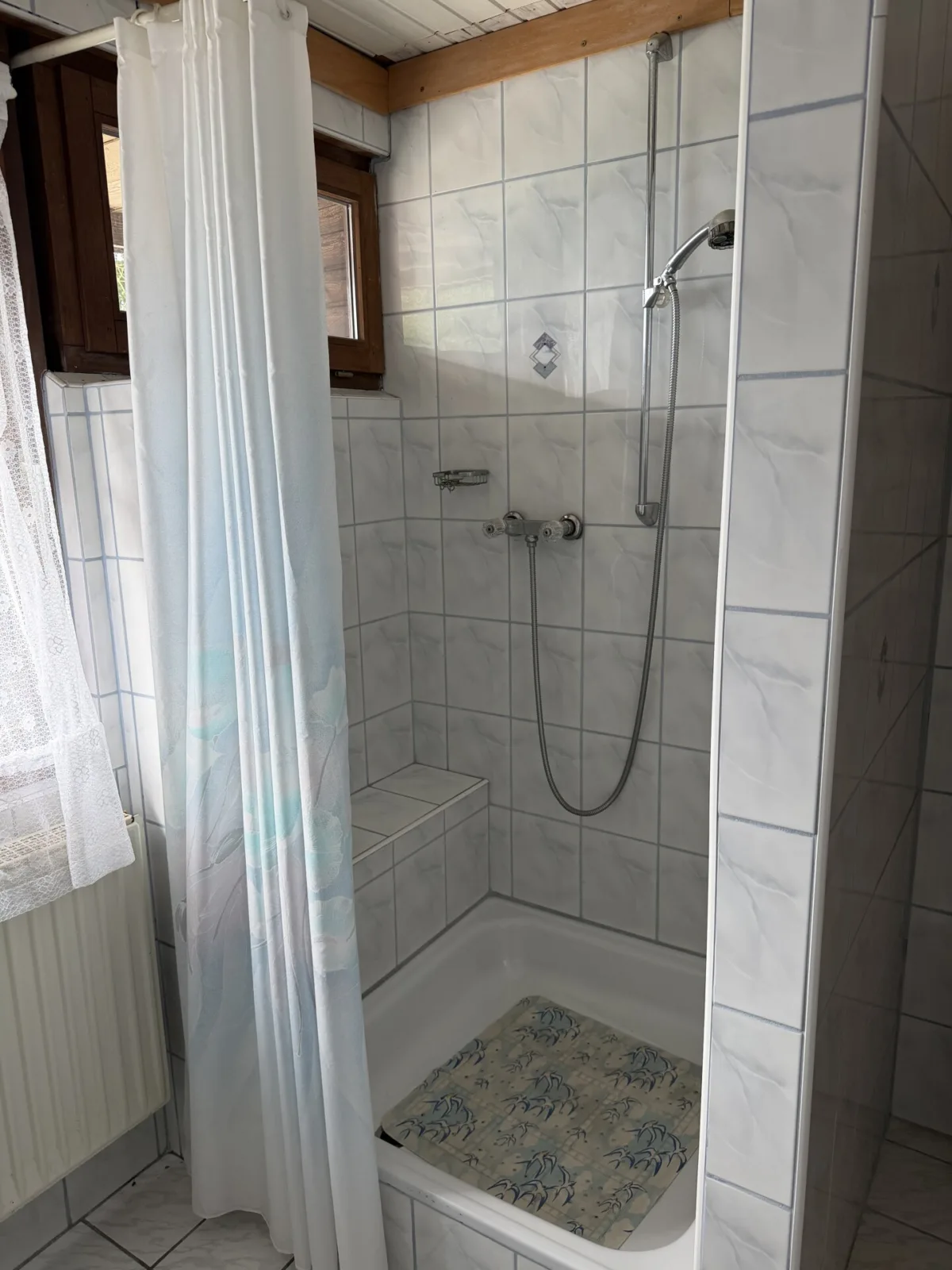... mit Dusche