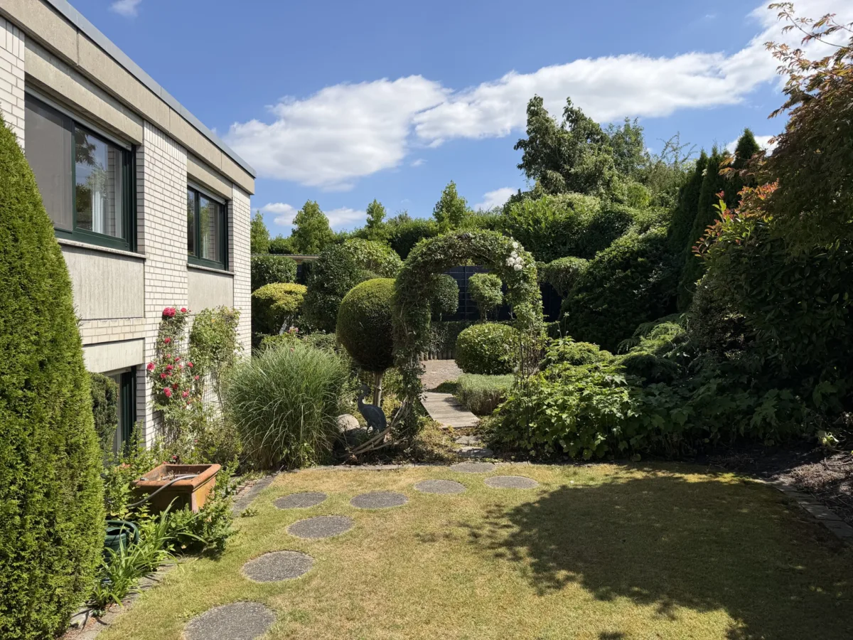 traumhaft angelegter Garten