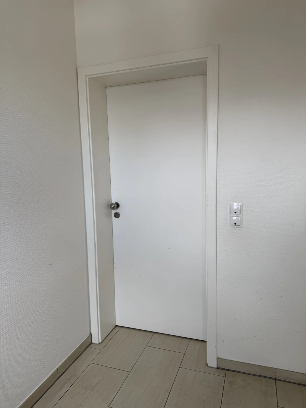 Treppenhaus mit Eingang zur Wohnung