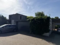 Garage mit Sektionaltor