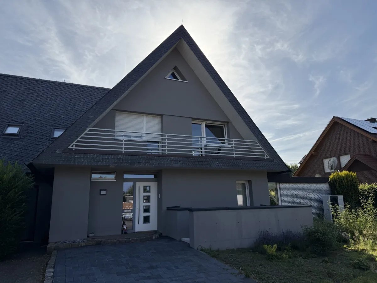Hauseingang Dachgeschosswohnung